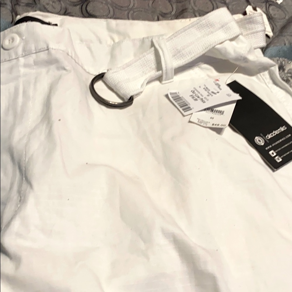 White akademiks  man shorts